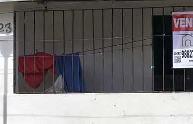 Imagem: A casa possui 3 Dormitórios, 2 Banheiros e está localizado