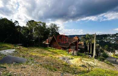Imagem: O terreno possui 600m² de Área e está localizado em Gramado