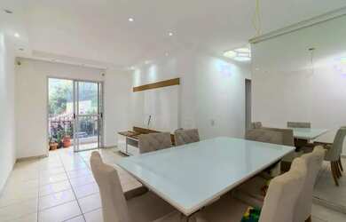 Imagem: O apartamento possui 3 Dormitórios, 1 Banheiro, 1 Vaga na garagem