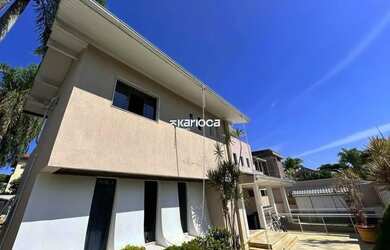 Imagem: A casa em condomínio possui 5 Dormitórios, 5 Banheiros, 4