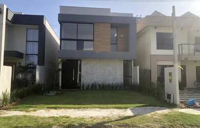 Imagem: A casa em condomínio possui 4 Dormitórios, 5 Banheiros, 3