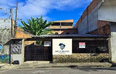 Imagem: A casa possui 5 Dormitórios, 2 Banheiros, 3 Vagas na garagem