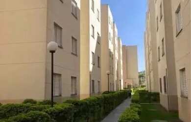 Imagem: O apartamento possui 2 Dormitórios, 1 Banheiro, 1 Vaga na garagem