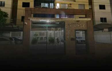 Imagem: O apartamento possui 3 Dormitórios, 1 Banheiro, 1 Vaga na garagem