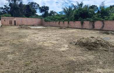 Imagem: A chácara possui 1.000m² de Área e está localizado em Centro