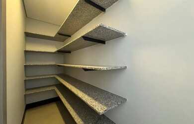 Imagem 6: Imóvel para aluguel e venda tem 490 metros quadrados com 4 quartos