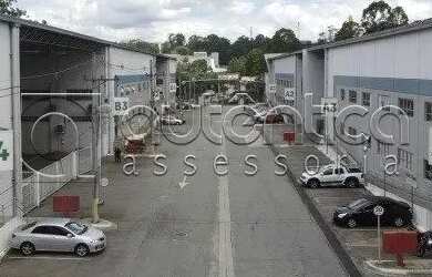 Imagem: O depósito possui 5 Vagas na garagem e 3885m² de Área e está