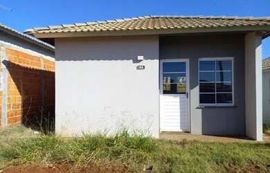 Imagem: A casa possui 2 Dormitórios, 1 Banheiro, 160m² de Área e