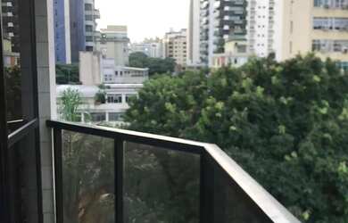 Imagem: O apartamento possui 1 Dormitório, 1 Banheiro, 1 Vaga na garagem