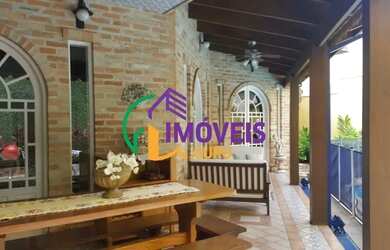 Imagem: A casa em condomínio possui 4 Dormitórios, 4 Banheiros, 4