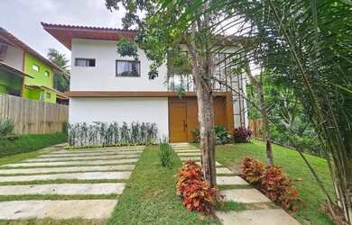 Imagem: A casa em condomínio possui 4 Dormitórios, 5 Banheiros, 4