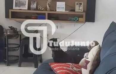 Imagem: A casa possui 2 Dormitórios, 1 Banheiro, 1 Vaga na garagem