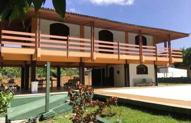 Imagem: Casa de sítio linda com piscina e lago