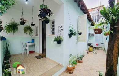 Imagem: A casa possui 3 Dormitórios, 2 Banheiros, 1 Vaga na garagem