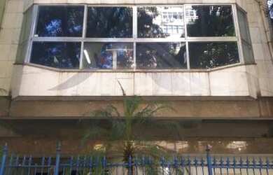 Imagem: O depósito possui 4 Vagas na garagem e 650m² de Área e está