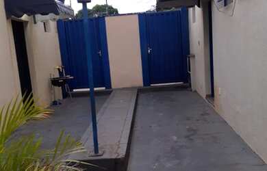 Imagem: A casa possui 3 Dormitórios, 2 Banheiros, 93m² de Área e