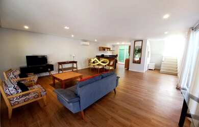 Imagem: A casa em condomínio possui 4 Dormitórios, 5 Banheiros, 1