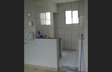 Imagem: O apartamento possui 2 Dormitórios, 1 Banheiro e 1 Vaga na