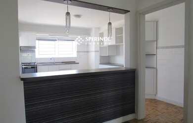 Imagem: O apartamento possui 3 Dormitórios, 1 Banheiro, 1 Vaga na garagem