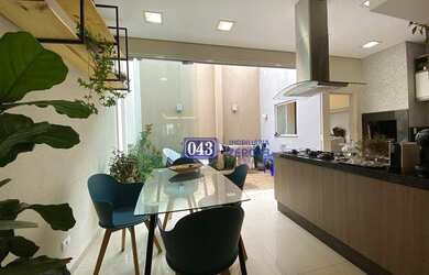 Imagem: A casa em condomínio possui 3 Dormitórios, 3 Banheiros, 2