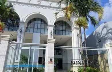 Imagem: O apartamento possui 1 Dormitório, 3 Banheiros, 2 Vagas na