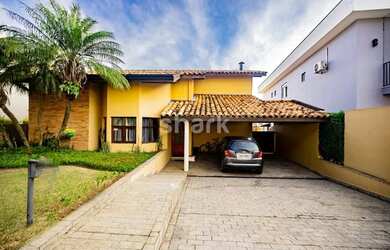 Imagem: A casa em condomínio possui 3 Dormitórios, 4 Banheiros, 4