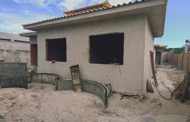 Imagem: A casa possui 3 Dormitórios, 1 Banheiro, 1 Vaga na garagem