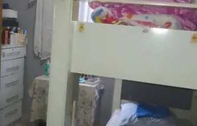 Imagem: A casa possui 2 Dormitórios, 1 Banheiro, 1 Vaga na garagem