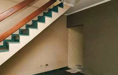 Imagem: A casa possui 2 Dormitórios, 1 Banheiro, 1 Vaga na garagem