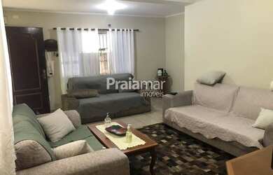 Imagem: A casa possui 2 Dormitórios, 1 Banheiro, 2 Vagas na garagem