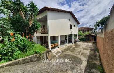 Imagem: A casa possui 3 Dormitórios, 1 Banheiro, 5 Vagas na garagem