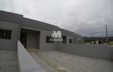 Imagem: A casa possui 2 Dormitórios, 1 Banheiro, 1 Vaga na garagem