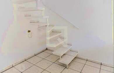 Imagem: A casa possui 2 Dormitórios, 2 Banheiros, 1 Vaga na garagem