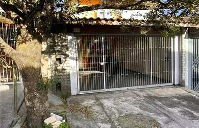 Imagem: A casa possui 2 Dormitórios, 2 Banheiros, 2 Vagas na garagem