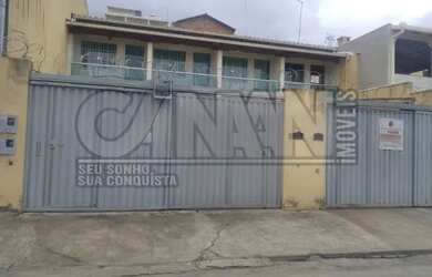 Imagem: A casa possui 2 Dormitórios, 1 Banheiro, 2 Vagas na garagem