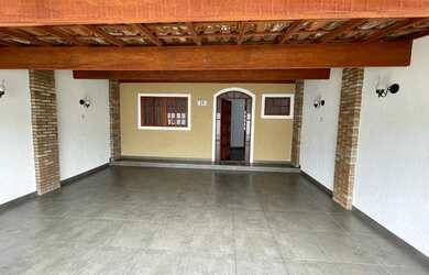 Imagem: A casa em condomínio possui 2 Dormitórios, 1 Banheiro, 2 Vagas