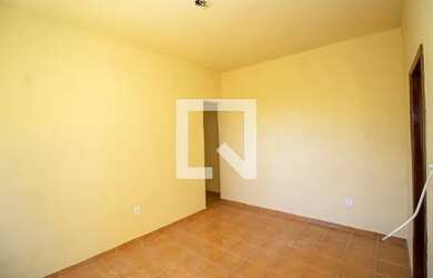 Imagem: A casa possui 2 Dormitórios, 3 Banheiros, 1 Vaga na garagem