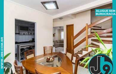 Imagem: A casa e possui 3 Dormitórios, Suítes, 4 Banheiros, 2 Vagas