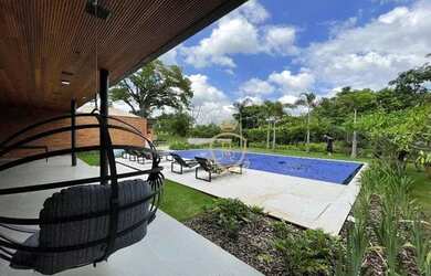 Imagem: A casa em condomínio possui 5 Dormitórios, 5 Banheiros, 5