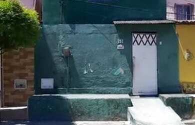 Imagem: A casa possui 4 Dormitórios, 2 Banheiros e está localizado