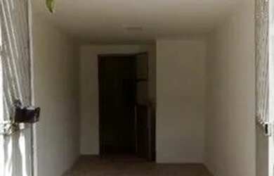 Imagem: A casa possui 2 Dormitórios, 2 Banheiros, 1 Vaga na garagem