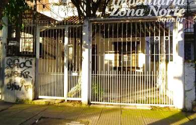 Imagem: A casa possui 4 Dormitórios, 3 Banheiros, 1 Vaga na garagem