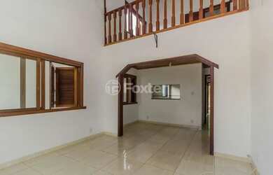 Imagem: A casa possui 4 Dormitórios, 3 Banheiros, 5 Vagas na garagem