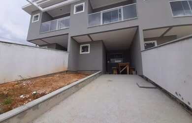 Imagem: A casa possui 2 Dormitórios, 3 Banheiros, 1 Vaga na garagem