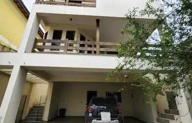 Imagem: A casa possui 4 Dormitórios, 5 Banheiros, 5 Vagas na garagem