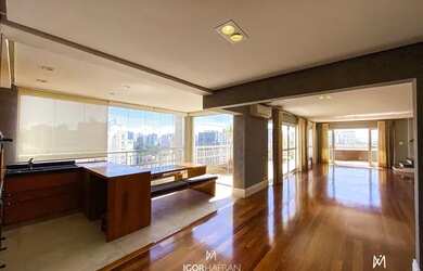 Imagem: O apartamento na cobertura possui 4 Dormitórios, 5 Banheiros