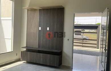 Imagem: A casa possui 3 Dormitórios, 5 Banheiros, 2 Vagas na garagem