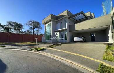 Imagem: A casa em condomínio possui 4 Dormitórios, 5 Banheiros, 5