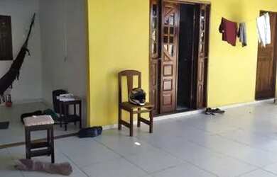 Imagem: A casa possui 3 Dormitórios, 1 Banheiro, 1 Vaga na garagem