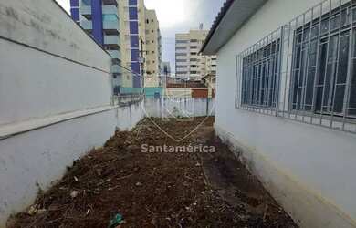 Imagem: A casa possui 2 Dormitórios, 1 Banheiro, 2 Vagas na garagem